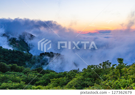 [Niigata Prefecture_Osado Skyline] A large panoramic view of the entire island of Sado, with the mainland in the distance 127362679