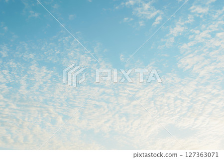 Cirrocumulus clouds in the blue sky Cirrocumulus clouds in the blue sky 127363071