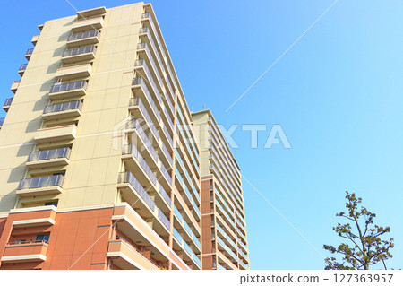 View of the apartment building in front of Yonogi Station, Nisshin City, Aichi Prefecture 127363957