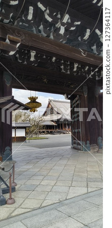 Amida Hall as seen from the Goei-do Gate of Nishi Honganji Temple 127364117