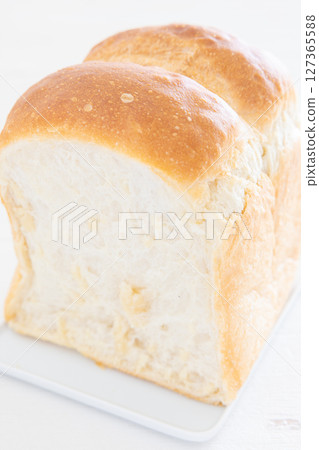 Delicious mountain-shaped bread 127365588