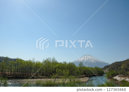 Mt. Yotei and the magnificent natural scenery around the Niseko area of Hokkaido Mt. Yotei and the magnificent natural scenery around the Niseko area of Hokkaido 127365668