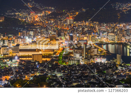 (Nagasaki Prefecture) Night view of Mount Inasa, one of Japan's three greatest night views 127366203