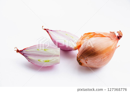 shallot 127368776
