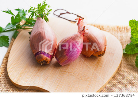 芳香蔬菜：紅蔥 127368784