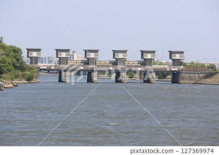 Edogawa Water Lock Gate on the Old Edogawa River 127369974