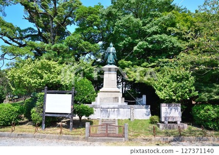 彥根城：井伊直介銅像（滋賀縣） 127371140