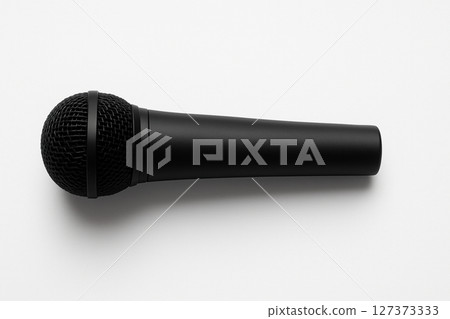 白色背景上一個簡單的黑色麥克風 白色背景上一個簡單的黑色麥克風 127373333