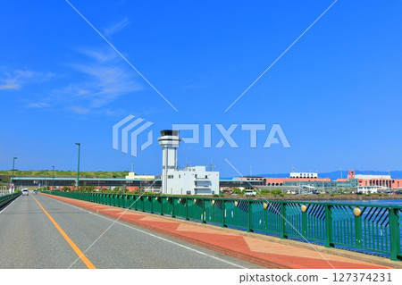 [Nagasaki Prefecture] Minoshima Bridge and Nagasaki Airport on a clear day 127374231