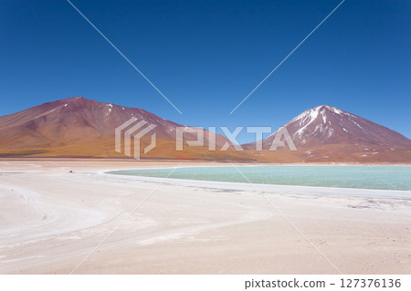 The green Laguna Verde,Bolivia 127376136