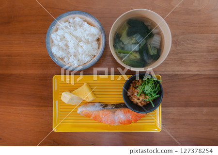 日式早餐開啟您的一天 127378254