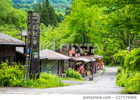 奧飛驒溫泉鄉「福地溫泉」 古老故事村入口的早市 127379466