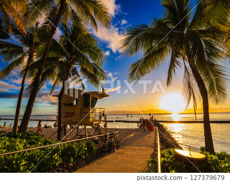 Sun set of Hawaii Waikiki Beach 127379679