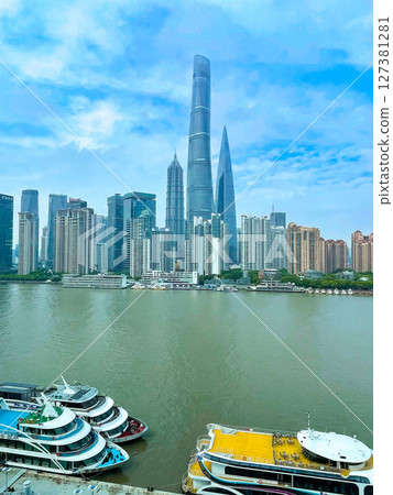 上海浦東新區，摩天大樓鱗次櫛比 127381281