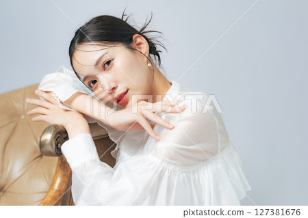 Stylish women's beauty and skin care images Stylish women's beauty and skin care images 127381676