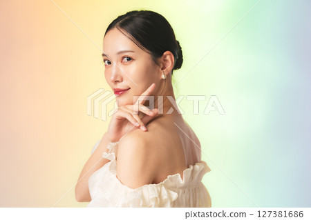 Stylish women's beauty and skin care images 127381686