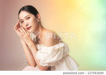 Stylish women's beauty and skin care images Stylish women's beauty and skin care images 127381689