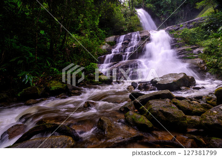 Huai Sai Lueang waterfall in Doi Inthanon National Park, Chiang Mai, Thailand 127381799