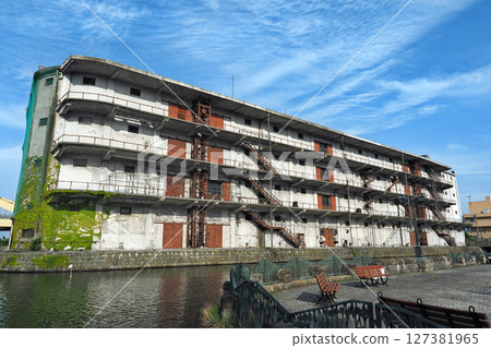 Otaru: Former Hokkai Canning Warehouse Co., Ltd. Warehouse No. 3 on the North Canal 127381965