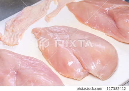 Chicken Breasts Skinless 127382412