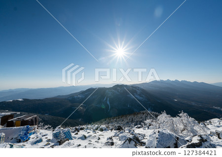 冬季的蓼科山和登山步道 127384421