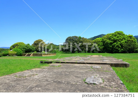 河原寺遺址：塔樓和內門的遺跡 127384751