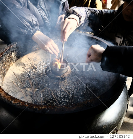 清水寺的香爐 清水寺的香爐 127385142