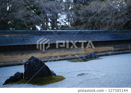 Stone garden of Ryoanji Temple 127385144