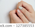 Women's nails 127385553