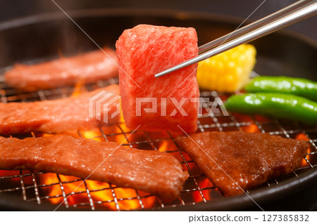 Where you are grilling yakiniku 127385832