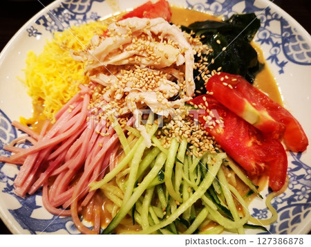 chilled Chinese noodles chilled Chinese noodles 127386878