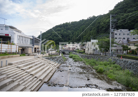 The beautifully maintained Takaosanguchi Station area The beautifully maintained Takaosanguchi Station area 127387920