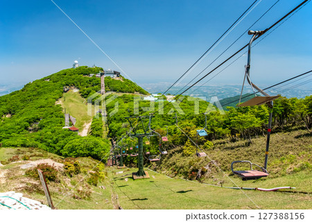 Scenery of the "Sightseeing Lift" in Mount Gozaisho's mountain park 127388156