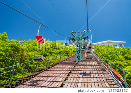 Scenery of the "Sightseeing Lift" in Mount Gozaisho's mountain park 127388162