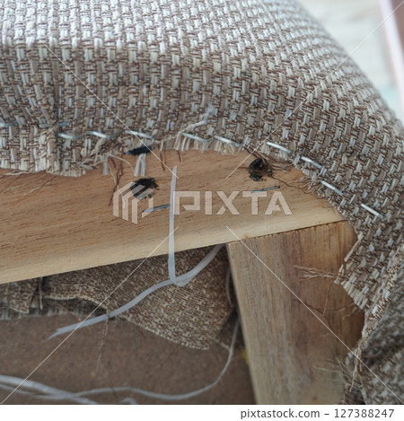 “椅子正在修理” “椅子正在修理” 127388247