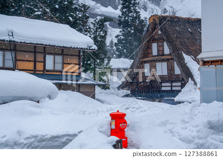 白川鄉與五箇山的合掌屋 127388861