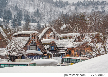 白川鄉與五箇山的合掌屋 127388863