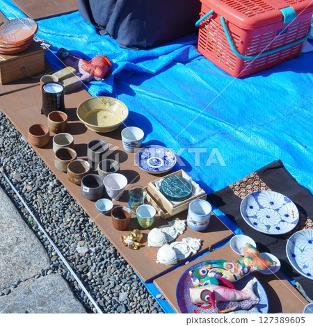 “Antiques/flea market (tea utensils)” “Antiques/flea market (tea utensils)” 127389605