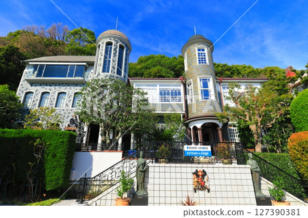 [Hyogo Prefecture] Former Hariya residence (Uroko no Ie) on a sunny day 127390381