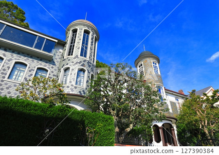 [Hyogo Prefecture] Former Hariya residence (Uroko no Ie) on a sunny day 127390384