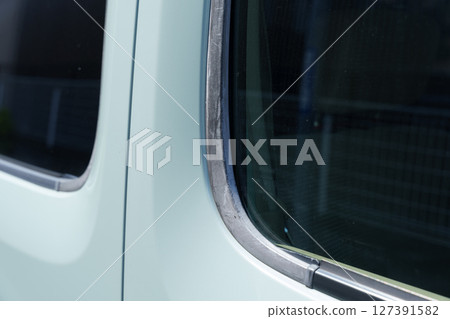 Worn out car parts 127391582