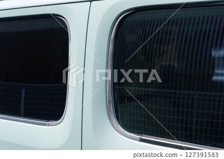 Worn out car parts 127391583