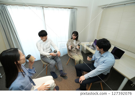 Office worker on break 127392076