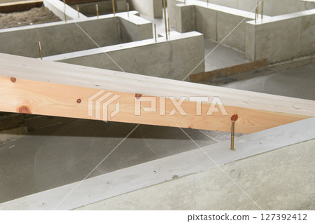 Pillars brought to the renovation site 127392412