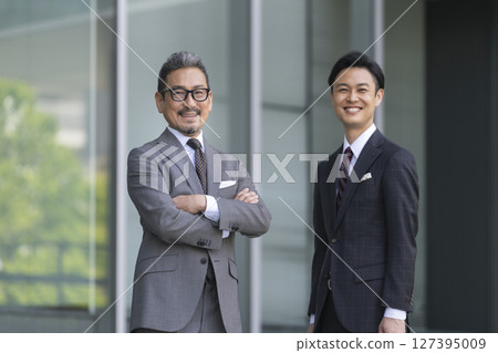 40多歲、50多歲的商人 127395009