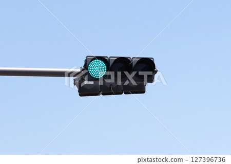Signal light green light 127396736