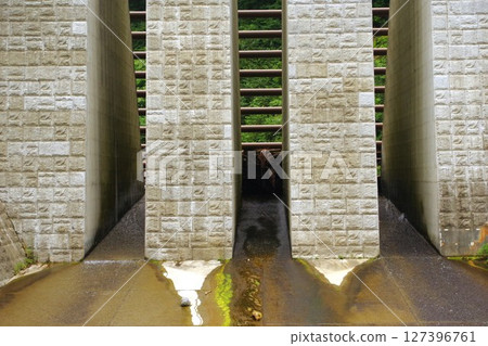 Disaster prevention infrastructure: A large-scale erosion control dam built in a mountainous area Disaster prevention infrastructure: A large-scale erosion control dam built in a mountainous area 127396761