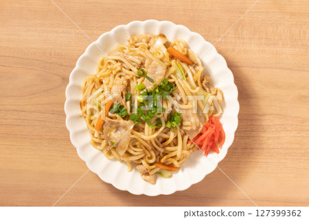stir-fried udon stir-fried udon 127399362
