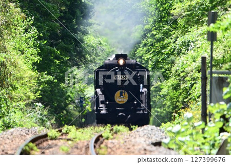 SL Yamaguchi passes through the Tashiro Tunnel and descends to Sasame SL Yamaguchi passes through the Tashiro Tunnel and descends to Sasame 127399676