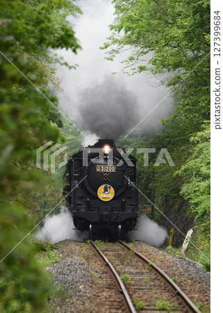 SL Yamaguchi passes through the Tashiro Tunnel and descends to Sasame SL Yamaguchi passes through the Tashiro Tunnel and descends to Sasame 127399684